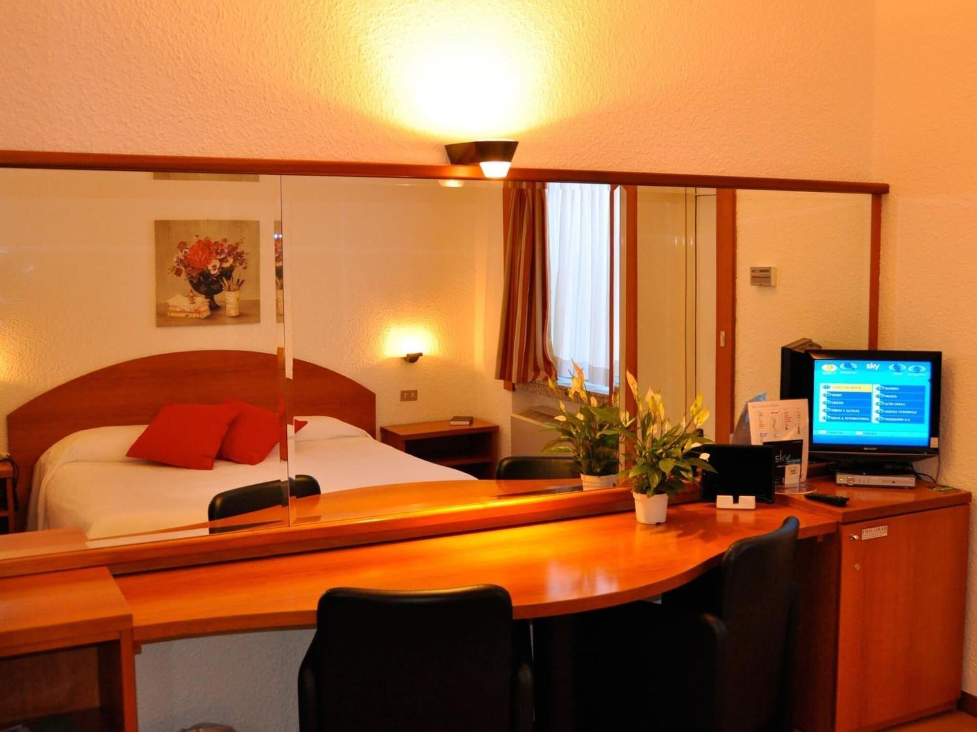 Golf Hotel Lainate Eksteriør bilde