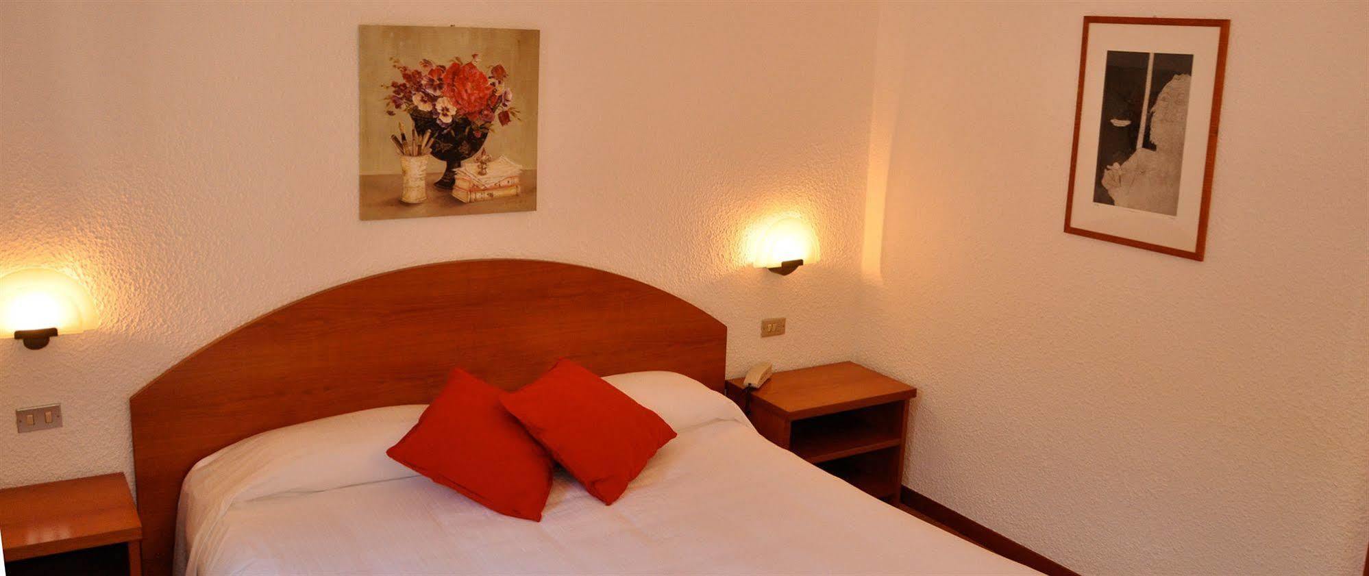 Golf Hotel Lainate Eksteriør bilde