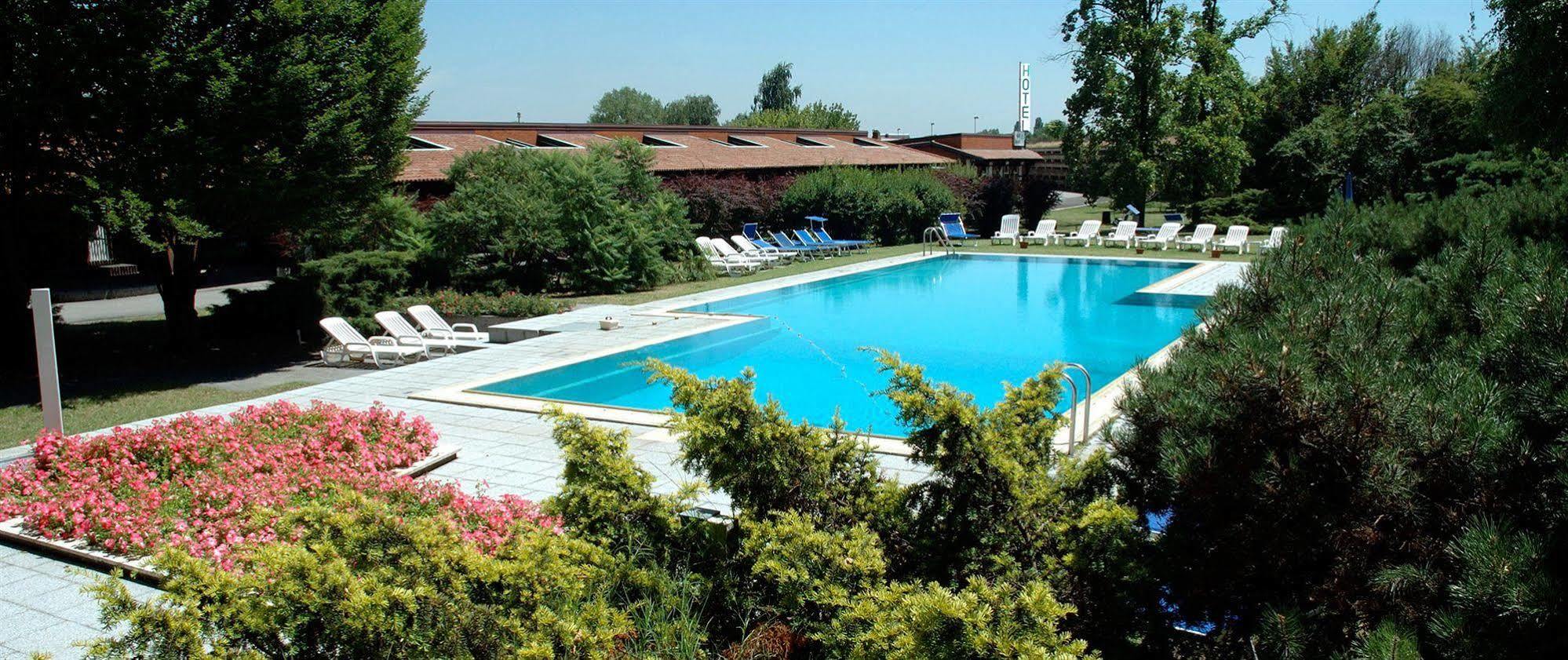 Golf Hotel Lainate Eksteriør bilde